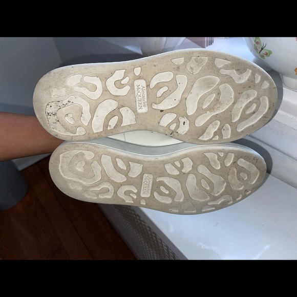 Alexander McQueen Oversized Sneakers - Picture 6 of 9